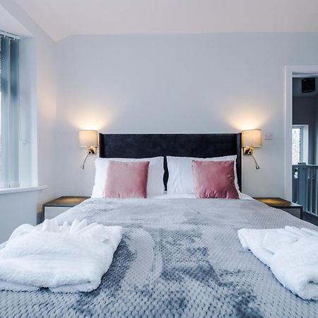 Sandileigh House By Yourstays - Luxurious 3 Bedroom House In Олтрингем Экстерьер фото